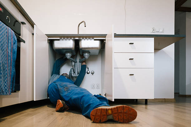 Professional Plumbing technician working in Los Alamos, CA